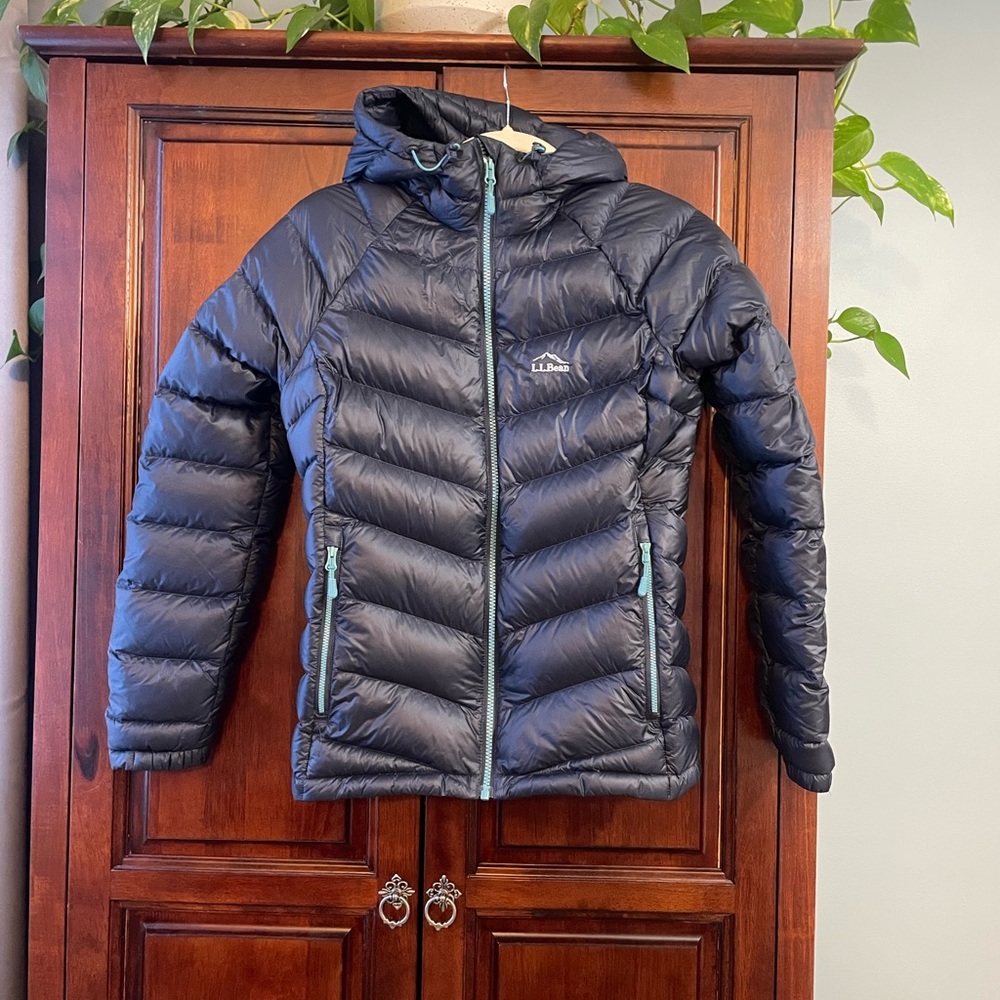 LL Bean Navy Puffer Jacket with Hood